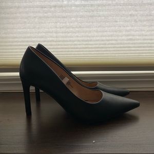 Women’s Pointed Toe Pumps - Size 8